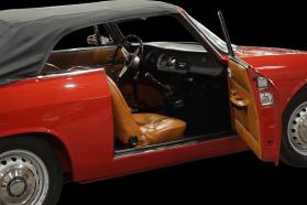 Alfa Romeo Giulia sprint GTC 1600 de 1965 (13).jpg